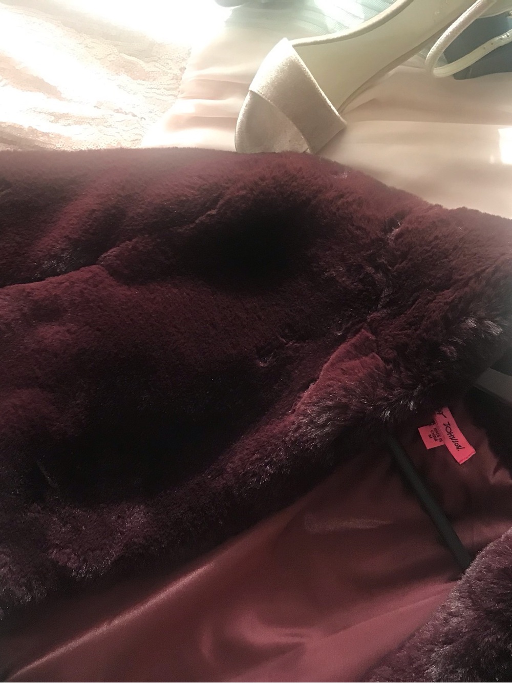 Betsy Johnson fur shawl cover-up - Picture 6 of 6